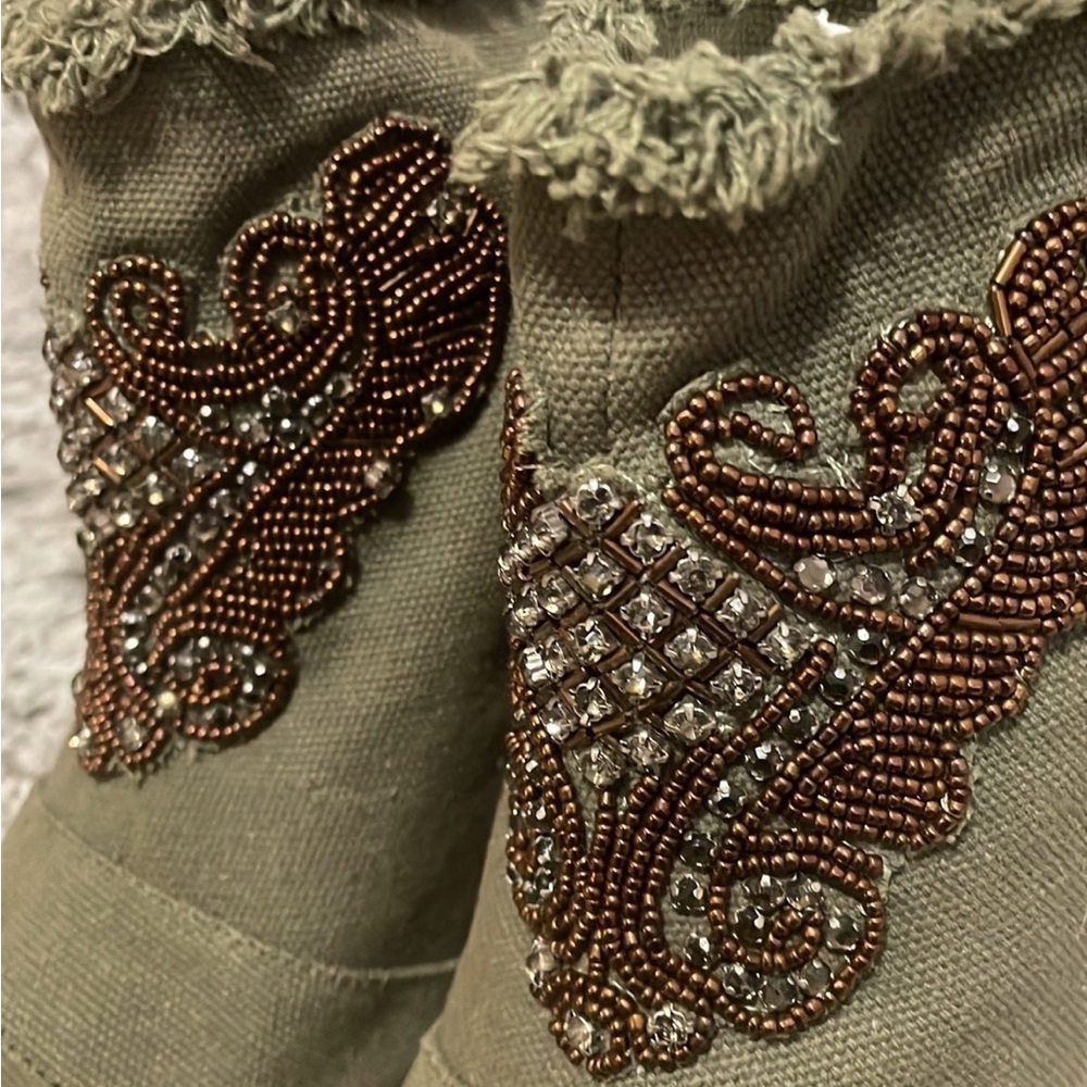 NWO Betsy Johnson beautiful beaded Bootie Heels , fits 8half ♥️ - Picture 1 of 8